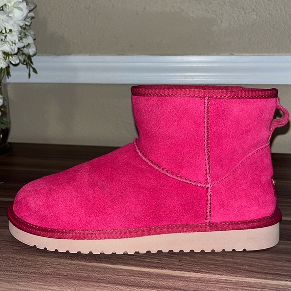 KOOLABURRA BY UGG SHORT BOOT IN BERRY RED - Picture 6 of 16